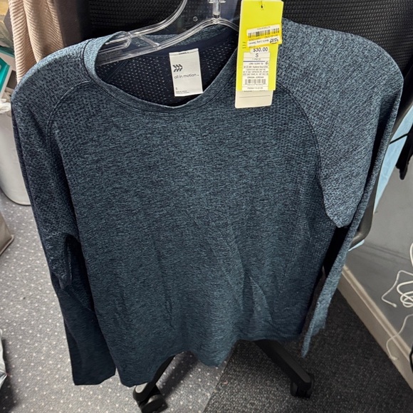 all in motion Other - All in motion long sleeve tee S // 102419